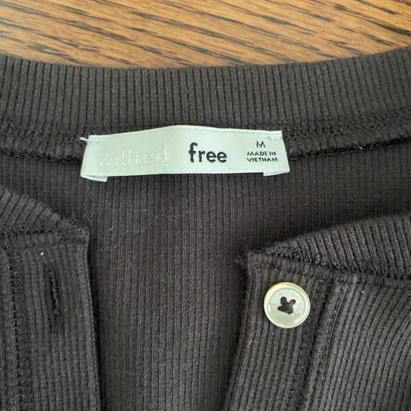 Aritzia Wilfred Free Crop Brown Henley - Picture 3 of 3